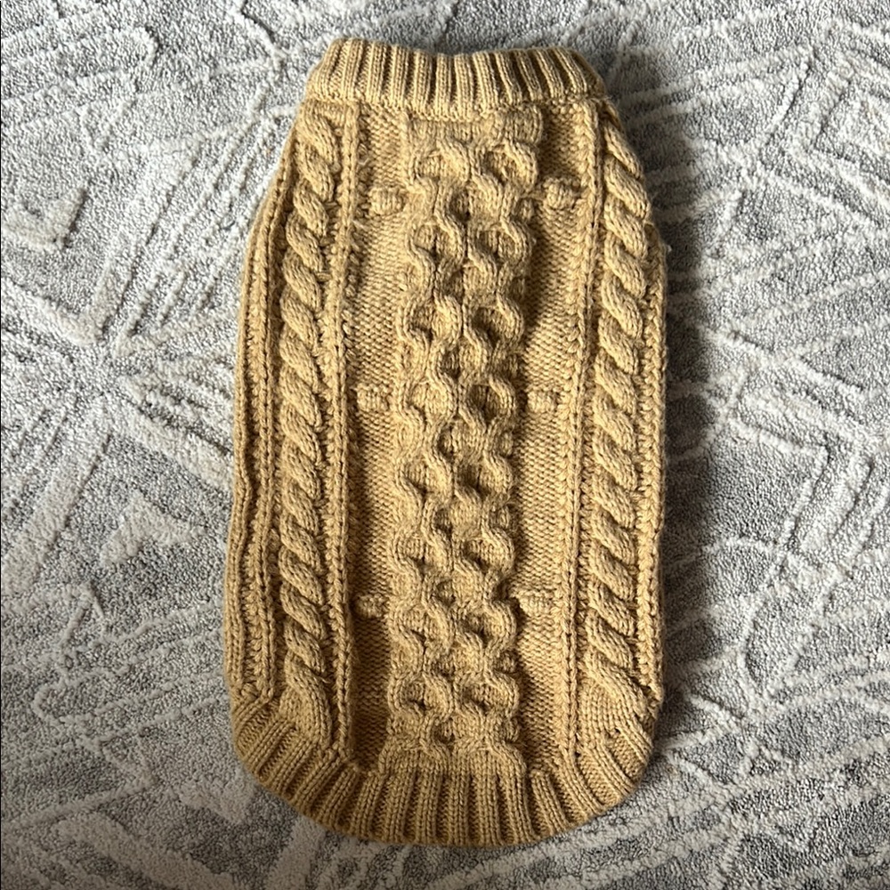 Cable Knit Dog Sweater 🐶
